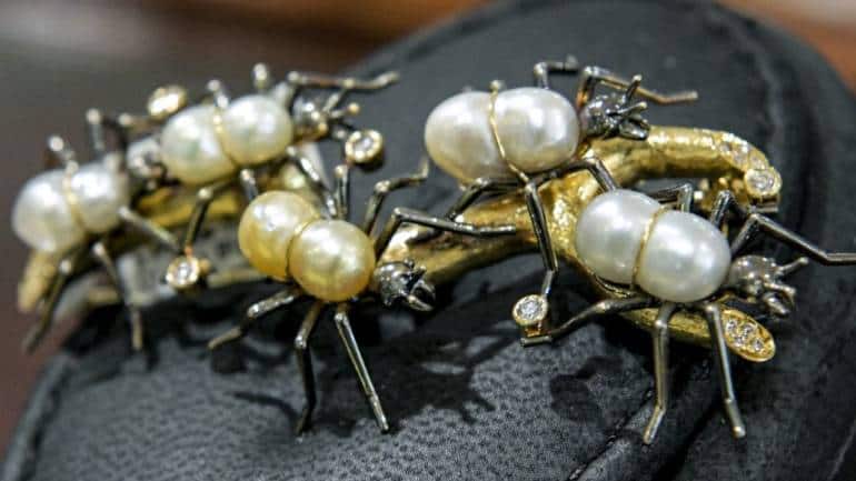 Natural pearls design in Bahrain