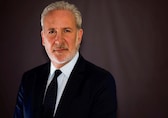 Economist and gold bug Peter Schiff sounds alarm on impending US dollar crisis