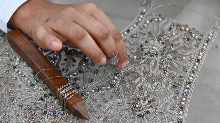 This Mumbai atelier has been embroidering Dior garments for half a century - Vimarsana News