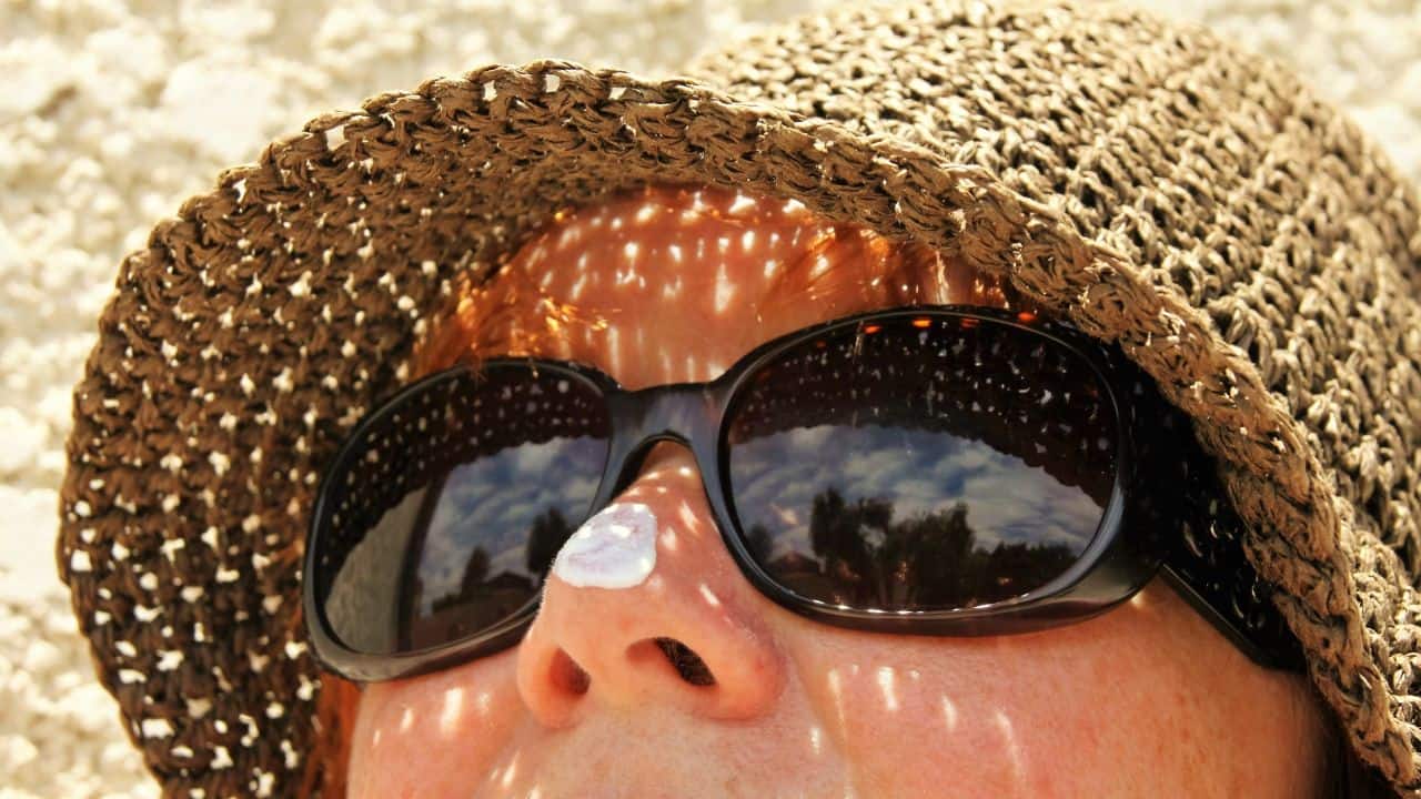8 common sunscreen myths, debunked by dermatologists and skincare specialists