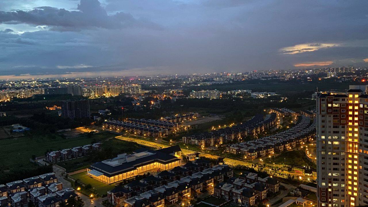 Rental frenzy in Bengaluru: Tenants resort to bidding for apartments as rents shoot up by 40% Rental frenzy in Bengaluru: Tenants resort to bidding for apartments as rents shoot up by 40%