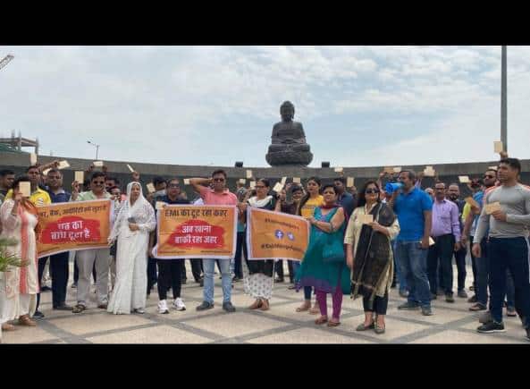 Homebuyers write letters to UP CM over delay in possession of flats, pending registries - Vimarsana News