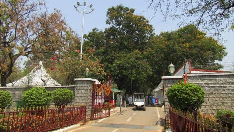Visitors' entrance to the Rashtrapati Nilayam (Photo by Aruna Chandaraju)
