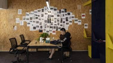 The New Work Vocabulary: Quiet layoffs, chaotic working, career cushioning