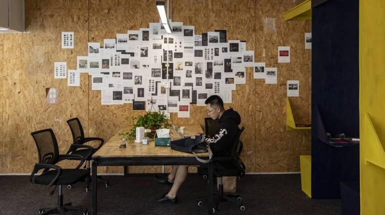 The New Work Vocabulary: Quiet layoffs, chaotic working, career cushioning