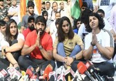 Wrestlers booked after scuffle as Delhi Police thwarts protest near new Parliament, clears sit-in site at Jantar Mantar