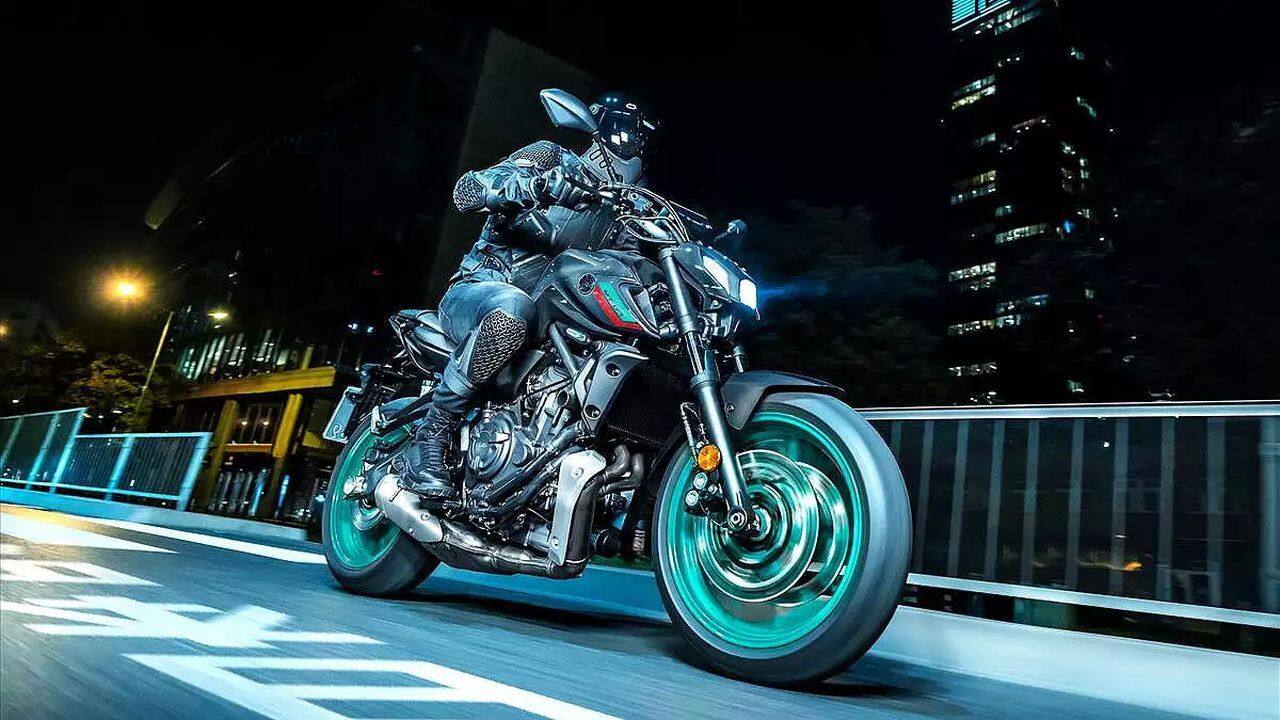 Yamaha MT-07 and YZF-R7 | And finally, Yamaha is also bringing in its mid-capacity bikes, namely the MT-07 and YZF-07. The names, like the MT-15 and YZF-R15, mean the MT-07 is the streetfighter and the YZF-R7 is the sports bike. Both bikes are powered by a 689cc liquid-cooled parallel-twin engine that produces 74 PS of power and 67 Nm of torque. Of course, they are also tuned slightly differently to match their riding styles. Slated for launch after 2023, Yamaha will be bringing a limited number of the bikes to the country. On the other hand, Yamaha has already showcased the MT-03 and YZF-R3 to dealers in India some of whom have already started accepting unofficial bookings. The 300cc bikes are expected to be launched this fiscal year, so expect an announcement soon. (Image source: Yamaha)