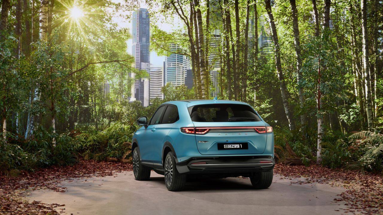 “The e:Ny1 is the logical next step on our electrification journey in Europe,” said Tom Gardner, senior vice president at Honda Motor Europe. “Our development philosophy blends intelligent, customer-centric technology with beautiful design and fun-to-drive dynamics. This latest SUV exemplifies Honda’s commitment to electrification and is the latest step on Honda’s electrification journey.” (Image: Honda)