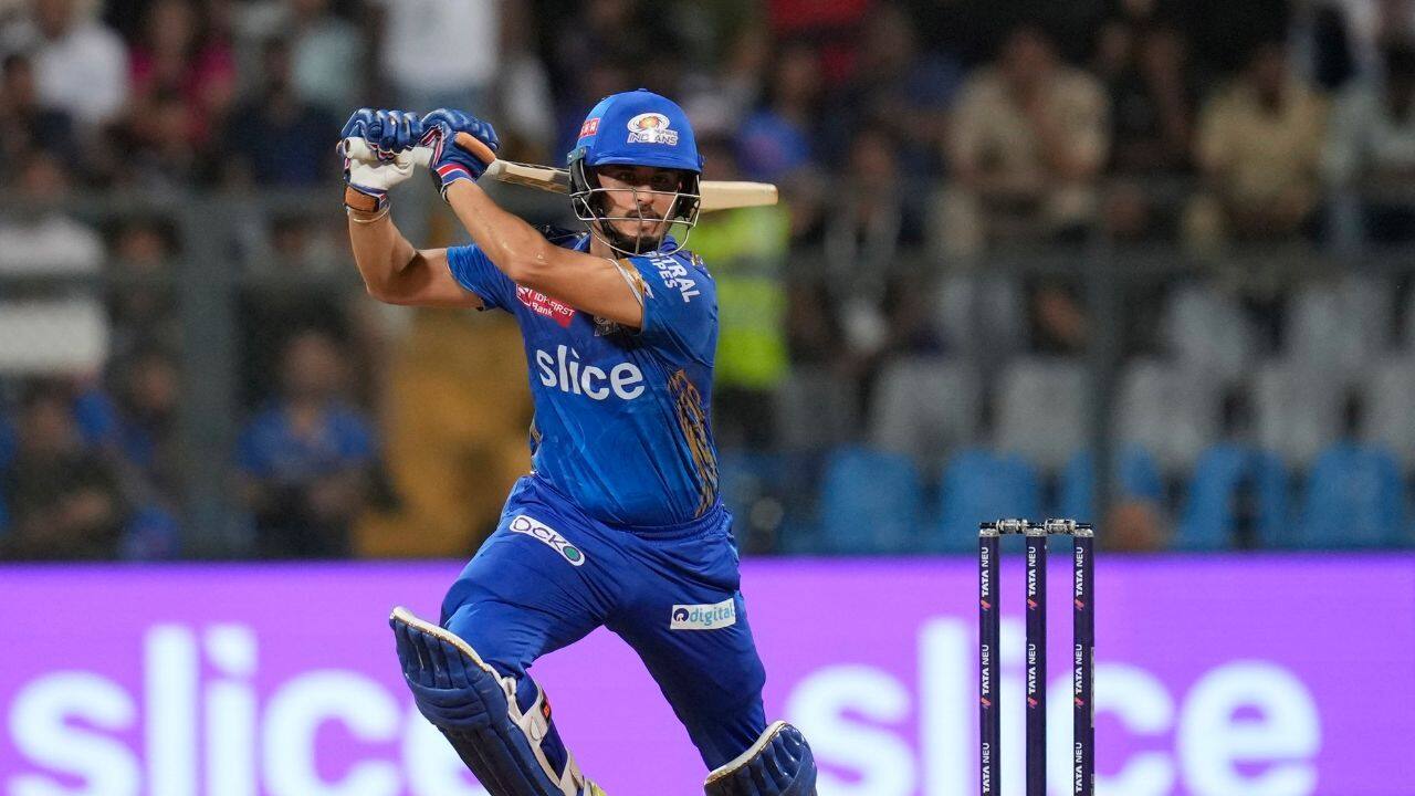 In reply, Mumbai sped off thanks to Ishan Kishan’s 42 off 21 balls. He smacked four fours and four sixes, putting on 51 off 28 balls for the first wicket with Rohit Sharma, who only contributed seven runs. (Image: AP)