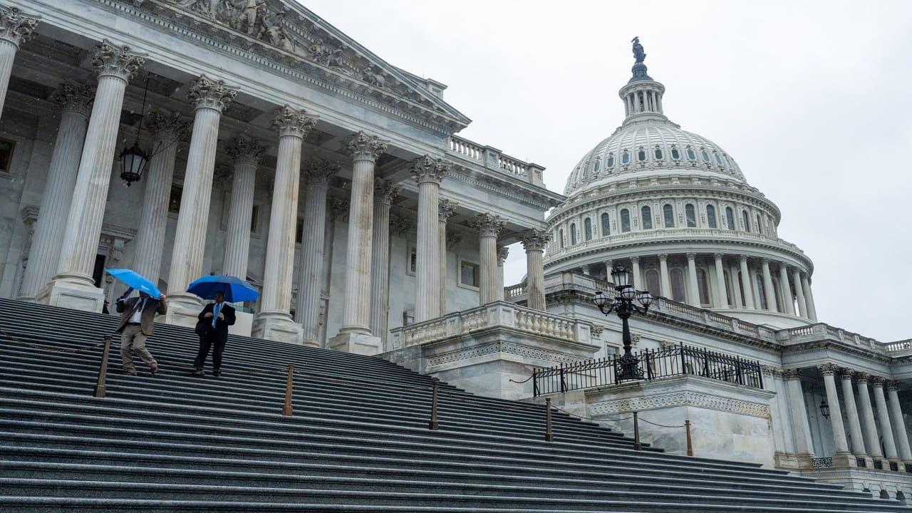 Traders brace for volatility with US debt deal still elusive
