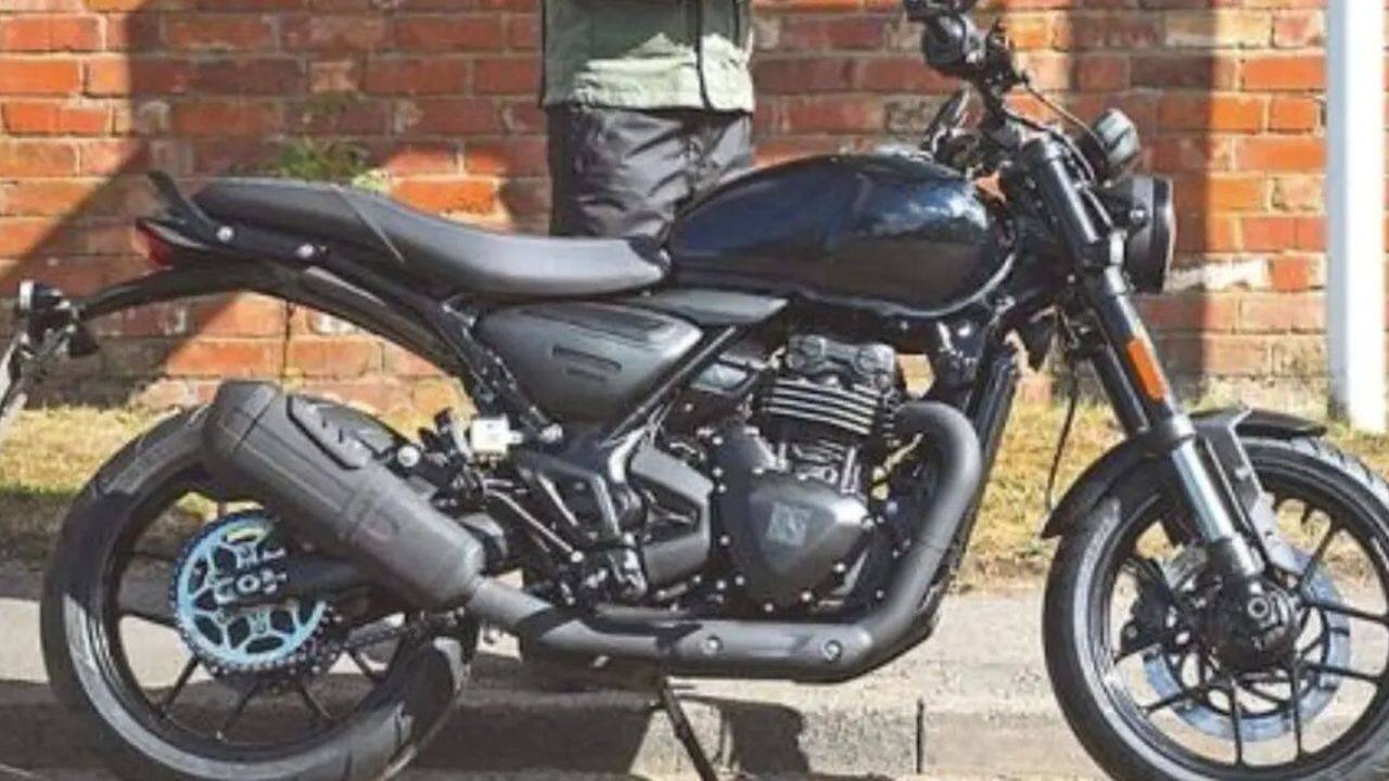 Triumph-Bajaj | The Triumph-Bajaj lovechild has already been spied a number of times and we already know how it is going to look. Now, we finally have an unveiling date as well. Scheduled for June 27, Triumph and Bajaj will be showcasing the new bike at an event in the UK. It is expected to be powered by a 400cc liquid-cooled engine. The design of the bikes, however, clearly suggest that the bike will be targeting Royal Enfield and more specifically the Hunter 350. For more details, we will just have to wait for June, but for now, we are expecting a price tag around the Rs 3 lakh mark. (Image source: Reddit)