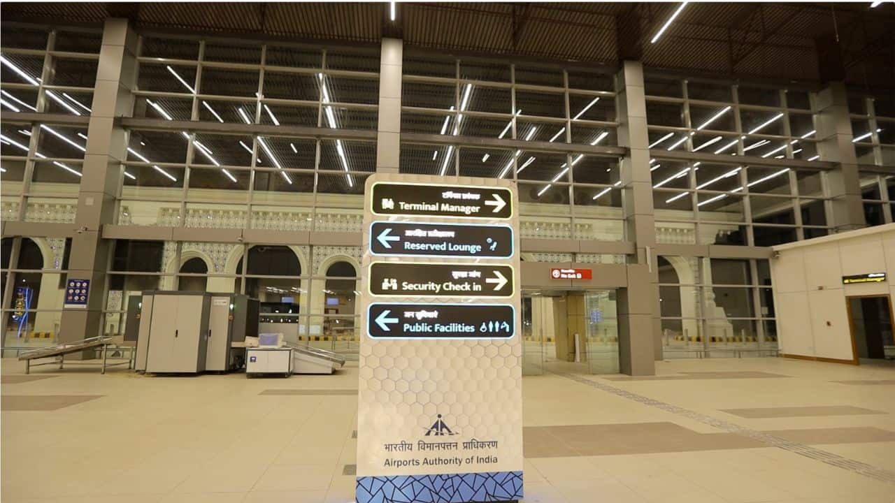 The terminal has been designed to integrate the culture and heritage of Kanpur, and the state of Uttar Pradesh, thereby, creating a sense of the culture and history of the region for the visitors. (Image: Twitter @AAI_Official)