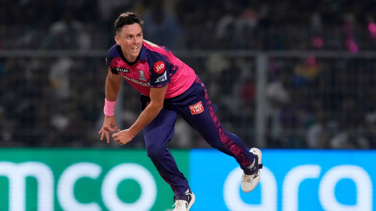 Earlier, Trent Boult (2-15) lived up to his knack of picking up wickets in the powerplay when he dismissed two big Kolkata hitters in Jason Roy (10) and Rahmanullah Gurbaz (18). (Source: AP)