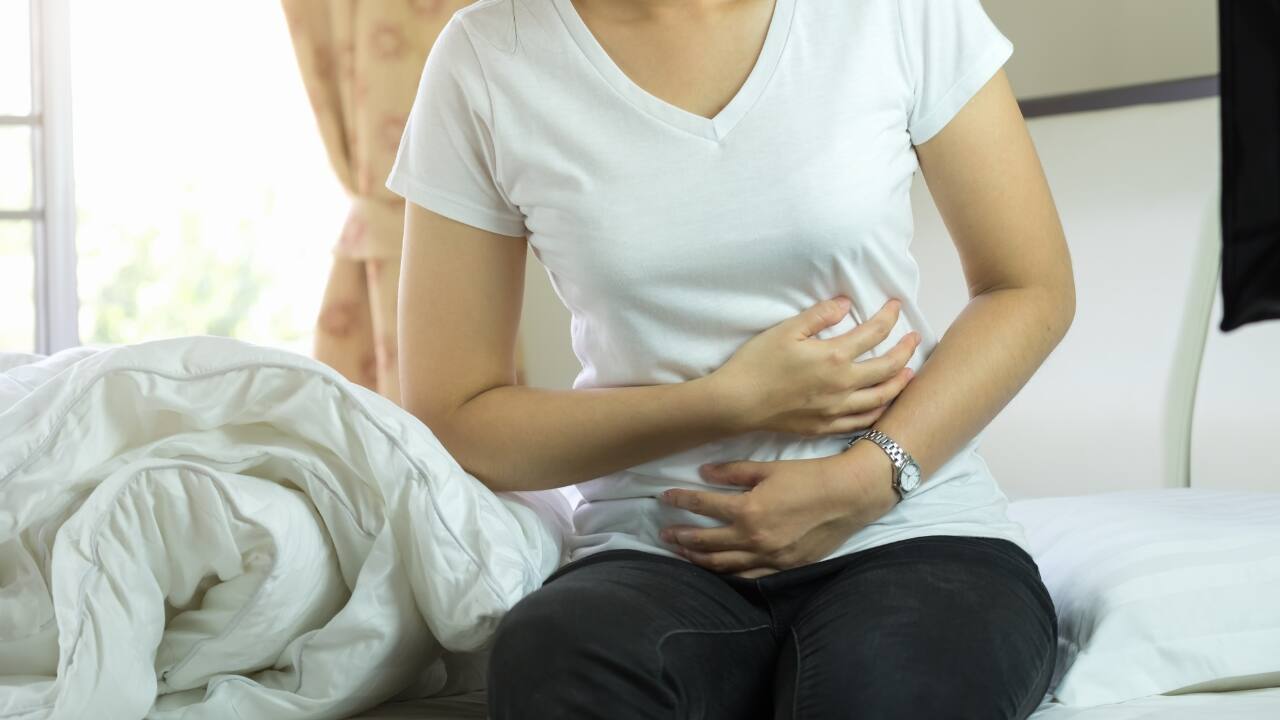 Nausea, burning sensation in stomach, bloating? 7 lifestyle tweaks to save yourself from gastritis