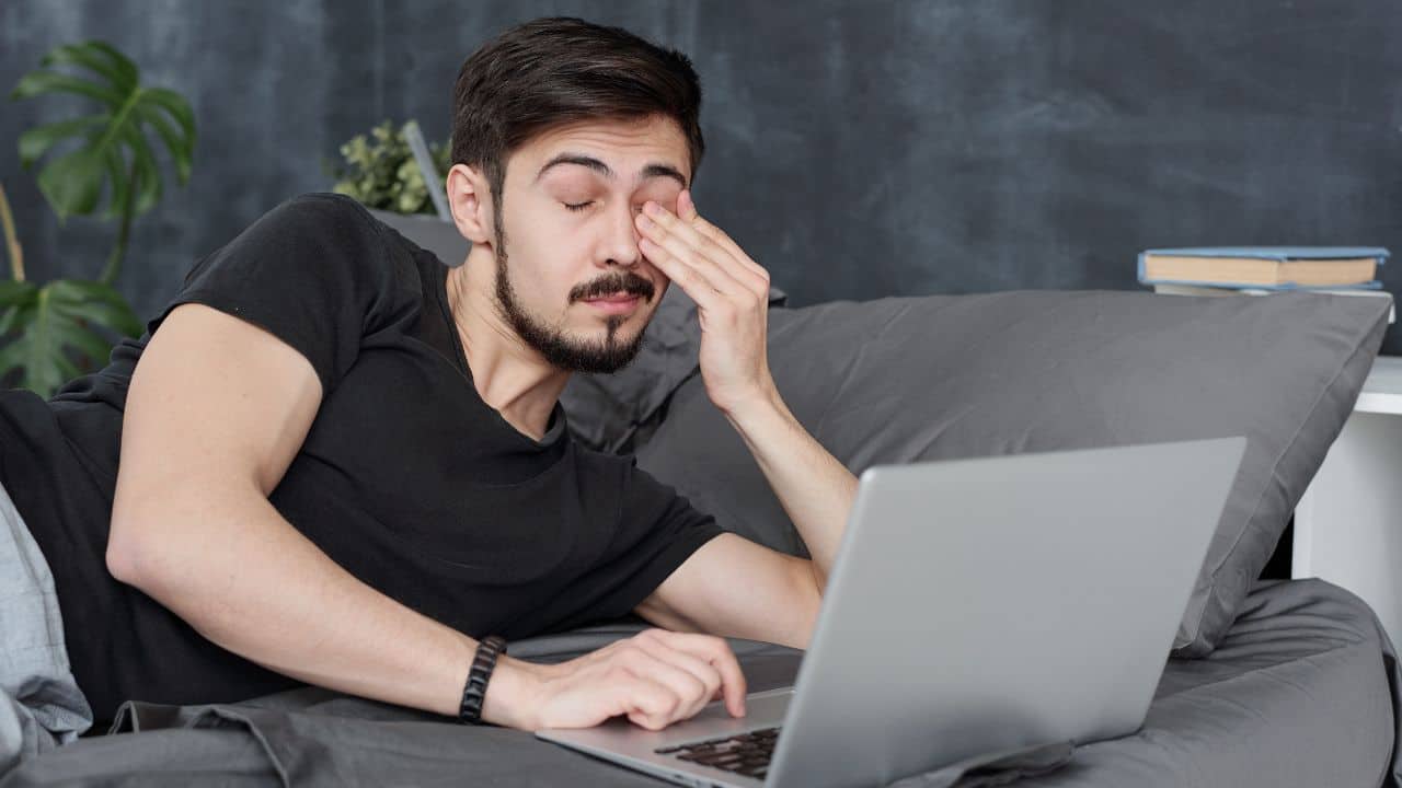 Ayurvedic remedies to protect your eyes when summer heat peaks
