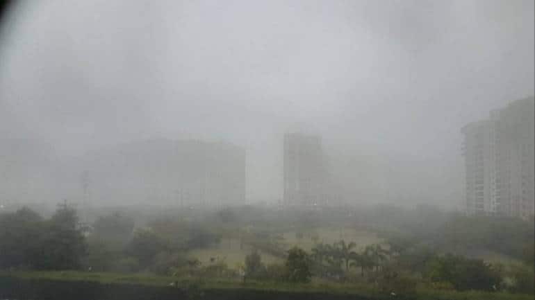 Surreal weather: Delhi witnesses fog in May, the hottest month of the year - Vimarsana News