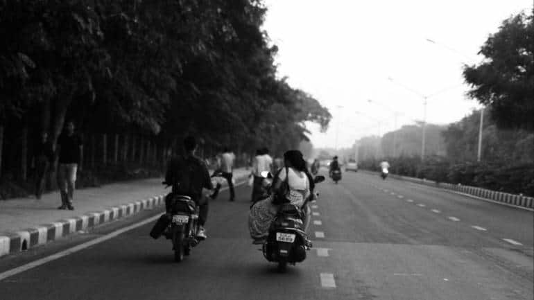 Kerala man lands in trouble after wife gets traffic camera pics of him with other woman - Vimarsana News