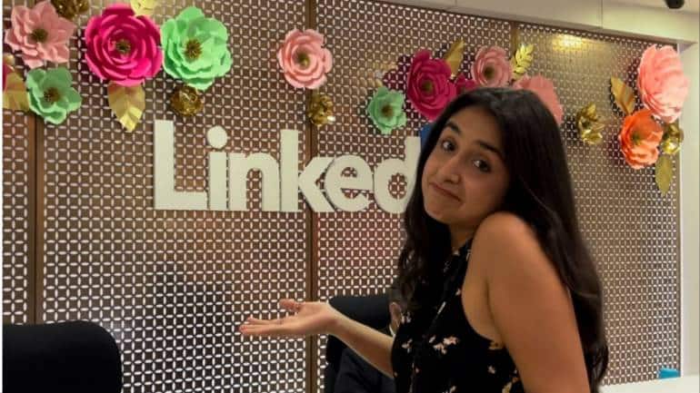 The Delhi woman who quit her LinkedIn job to travel the world: 'I was burnt out' - Vimarsana News