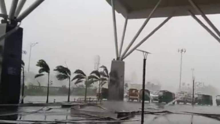 Bengaluru: Gusty winds tear beams, panels off Rs 314-crore Visvesvaraya Terminal. Watch - Vimarsana News