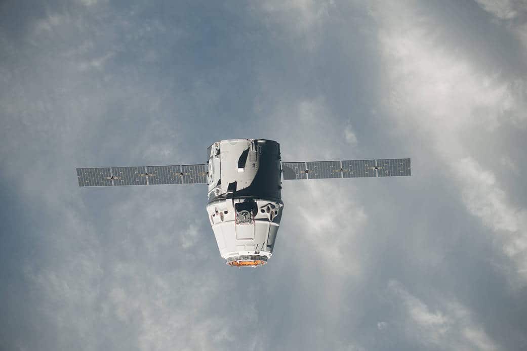 Today in tech history: SpaceX's Dragon makes history 