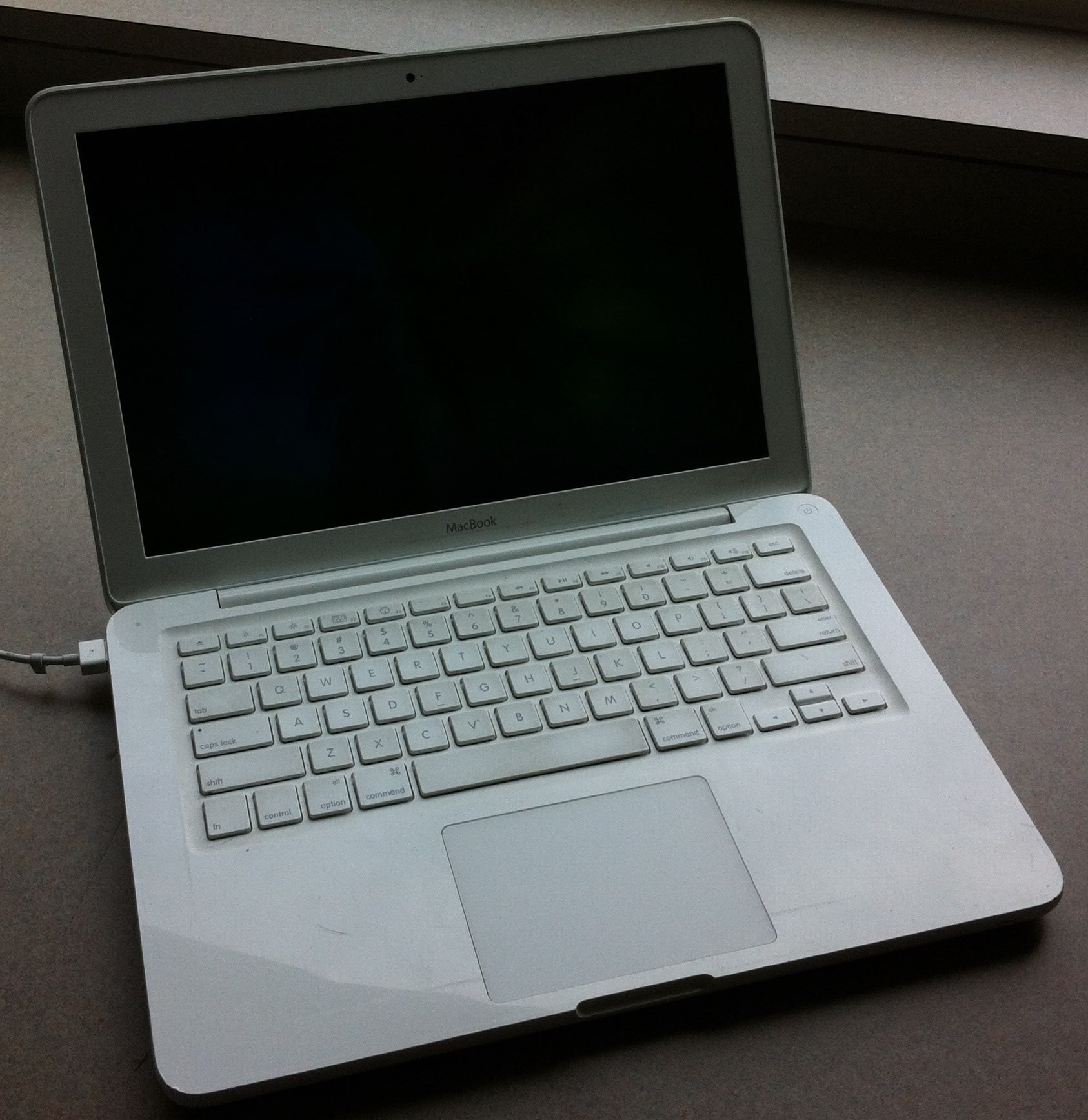 Today in tech history: Apple MacBook released