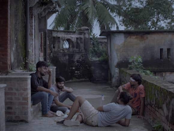 A still from 'Pokhar Ke Dunu Paar'