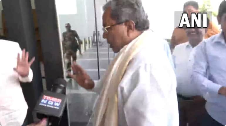 Karnataka Cm News Highlights Karnataka Guv Invites Siddaramaiah To Take Oath On May 20