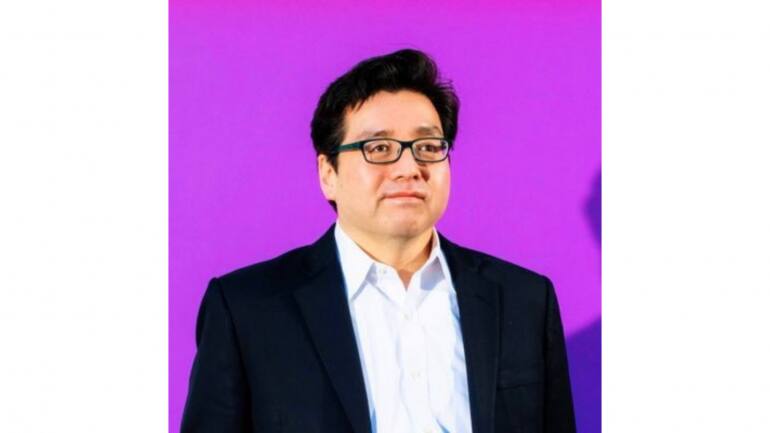 FAANG stocks could surge 50% this year, says Tom Lee - Vimarsana News