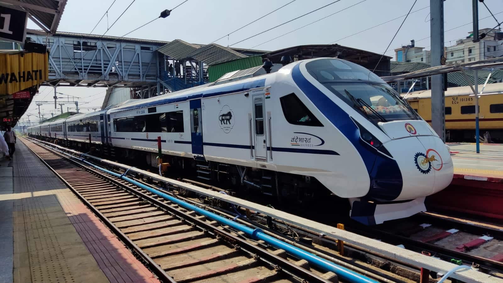 The Guwahati- New Jalpaiguri Vande Bharat Express will cover the journey in 5 hours 30 minutes, while the current fastest train takes 6 hours 30 minutes to cover the same distance. Image: Twitter @sanghaviharsh