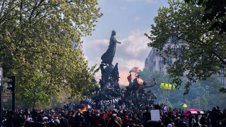 France's economy is doing well. But no one believes it. Emmanuel Macron is doomed - Vimarsana News