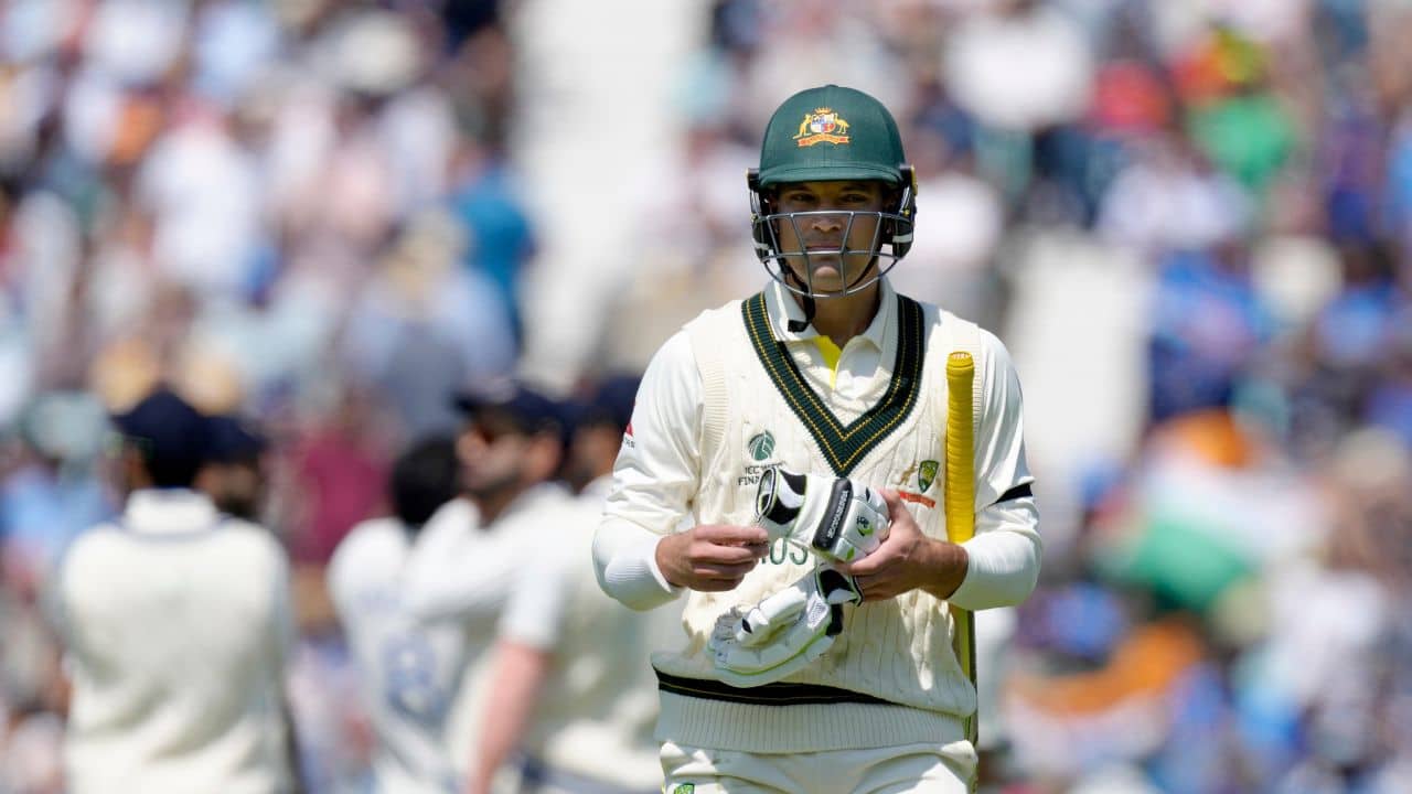 Carey appeared not to have learned his lesson on the tour of India in February-March when he was out making the same shot three times in six bats. Australia's last recognized batter missed a fourth half-century and, more importantly, a chance to shepherd the tail to a 500 total. (Image: AP)