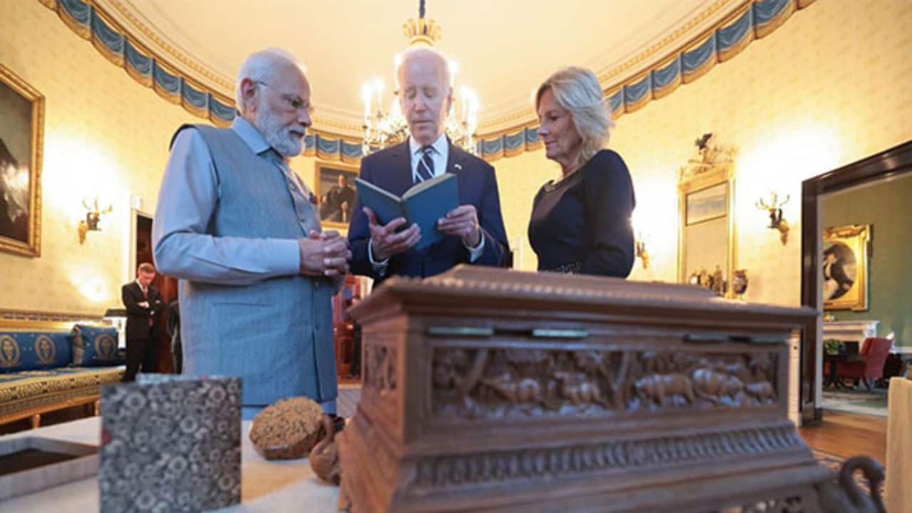 PM Modi presented the US President a copy of the &quot;Ten Principle Upanishads,&quot; which was produced at the University Press Glasgow and published by London's Faber and Faber Ltd.