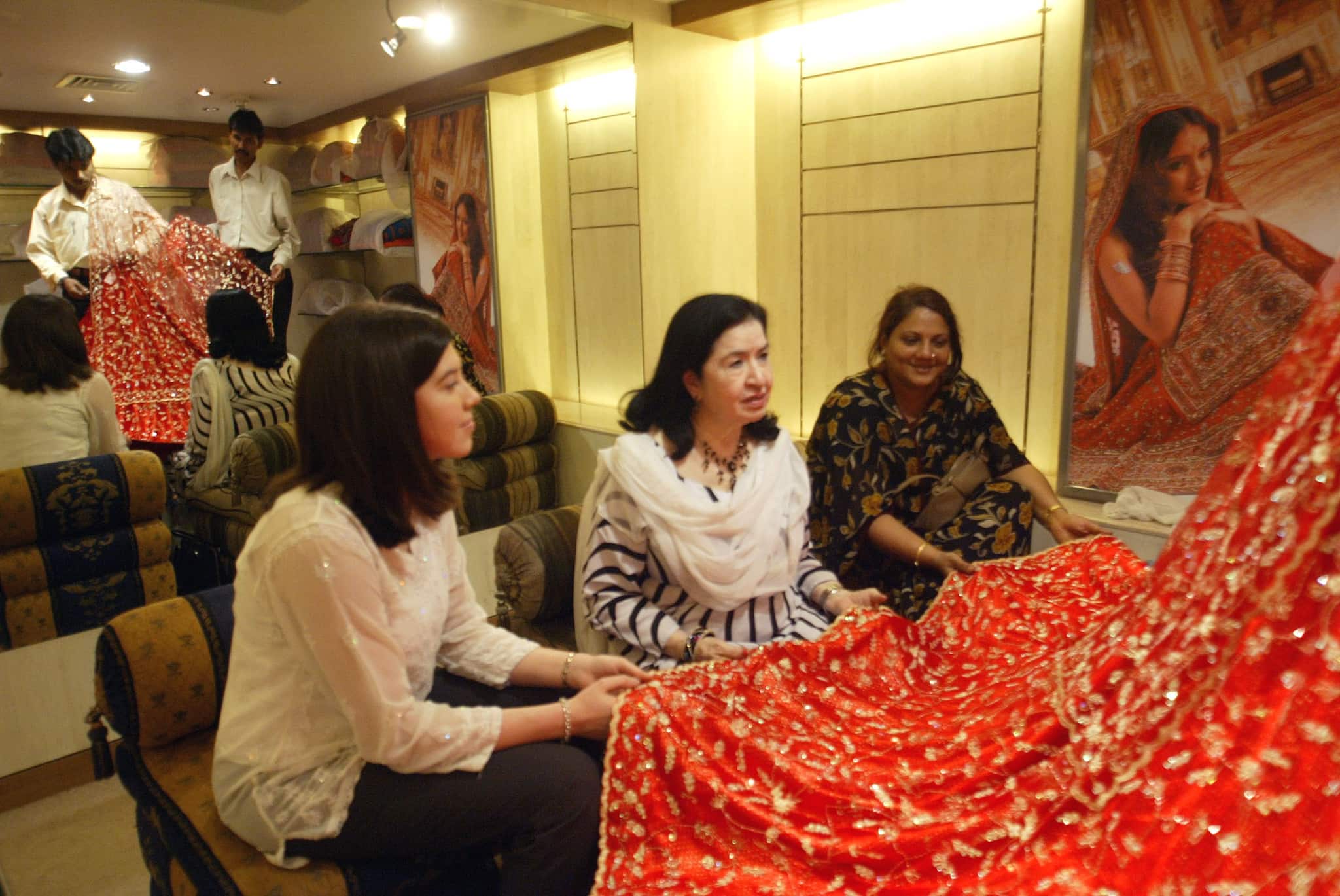 Consumption steady in November, manufacturing activity a worry