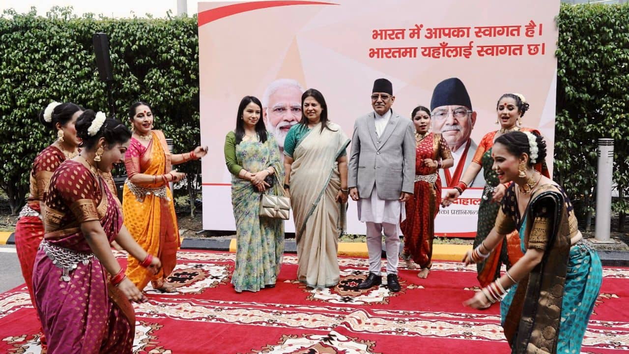 Nepal Prime Minister Pushpa Kamal Dahal ‘Prachanda’ arrived in New Delhi on May 31. Upon arrival, he received a warm welcome from Union Minister Meenakshi Lekhi. (Image: Twitter @MEAIndia)