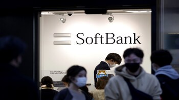 SoftBank reports a quarterly profit for the first time since September