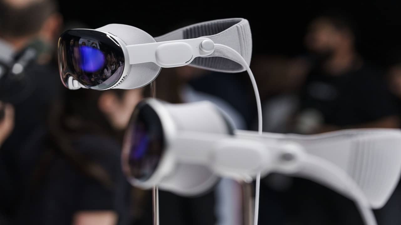 Apple headset looks sleek in person but battery pack stands out