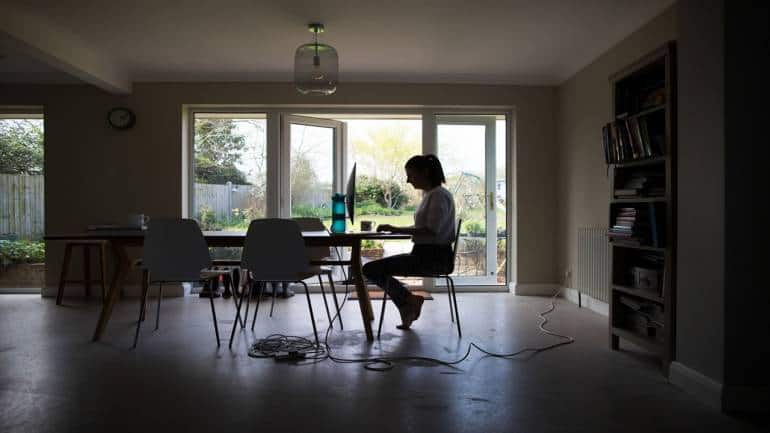Workers resisting the office grind are suddenly lonely at home - Vimarsana News