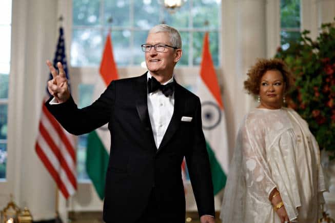 Instagram deletes fake Insta account of Tim Cook that was followed by Apple executives - Vimarsana News