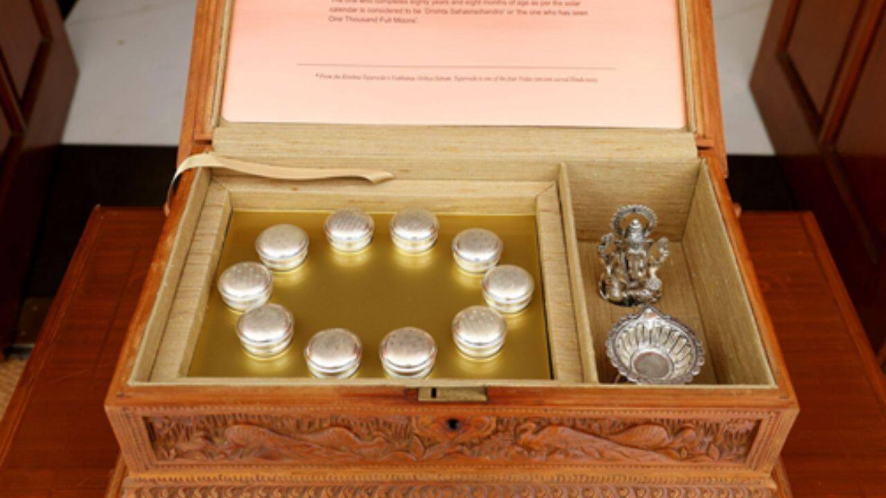 The box contains Ghee or clarified butter sourced from Punjab; a handwoven textured tussar silk cloth sourced from Jharkhand; long-grained rice sourced from Uttarakhand; Gud or Jaggery sourced from Maharashtra. (Source: ANI)