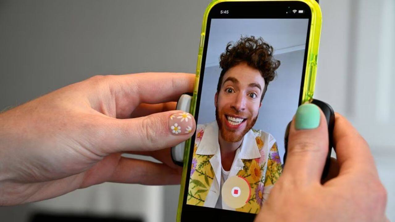 One of Drutman's TikTok videos explained how people can take advantage of tax credits to make energy-efficient updates to their homes, while another pointed to an international climate change report that showed it was not too late for nations to take steps to combat a heating planet. Traditional news media are in deep crisis. For every exception, like the New York Times' surging revenue for digital subscriptions, there are more horror stories of stagnating traffic and declining readers and viewers. (Image: Reuters) One of Drutman's TikTok videos explained how people can take advantage of tax credits to make energy-efficient updates to their homes, while another pointed to an international climate change report that showed it was not too late for nations to take steps to combat a heating planet. Traditional news media are in deep crisis. For every exception, like the New York Times' surging revenue for digital subscriptions, there are more horror stories of stagnating traffic and declining readers and viewers. (Image: Reuters)