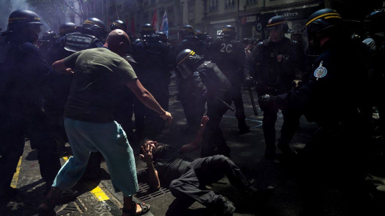 Some 281,000 people protested nationwide, the interior ministry said, the lowest turnout since the start of the movement, with just 31,000 people protesting in Paris. The nationwide peak was on March 7, when the government counted 1.28 million. (Source: AFP)