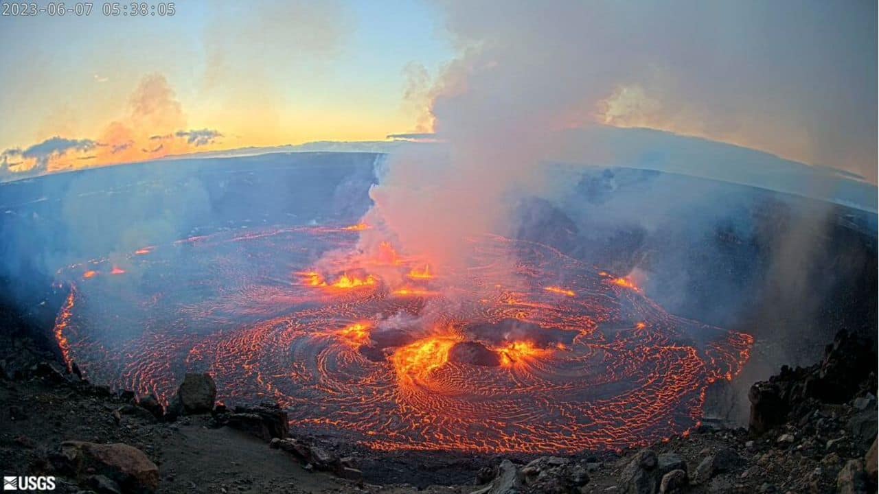 Residents of Pahala, 20 miles (30 kilometers) downwind of Kilauea's summit, reported a very light dusting of gritty fine ash and “Pele's hair&quot; — glass particles that form when lava erupts from a fissure and rapidly cools — named for the Hawaiian goddess of volcanoes, the observatory said. (Image: US Geological Survey via AP)