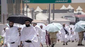 The crisis unit's statement accuses the tourism companies of neglecting to provide essential services, including medical care, to the pilgrims.