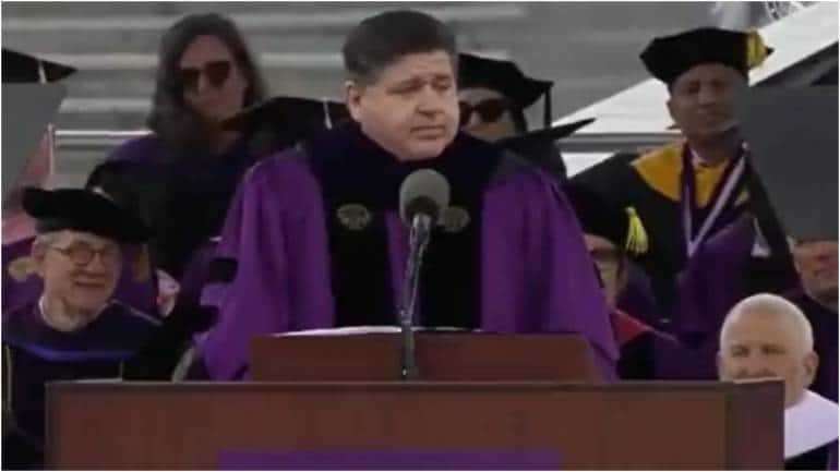 ‘How to spot an idiot’: This graduation speech is viral for all the ...