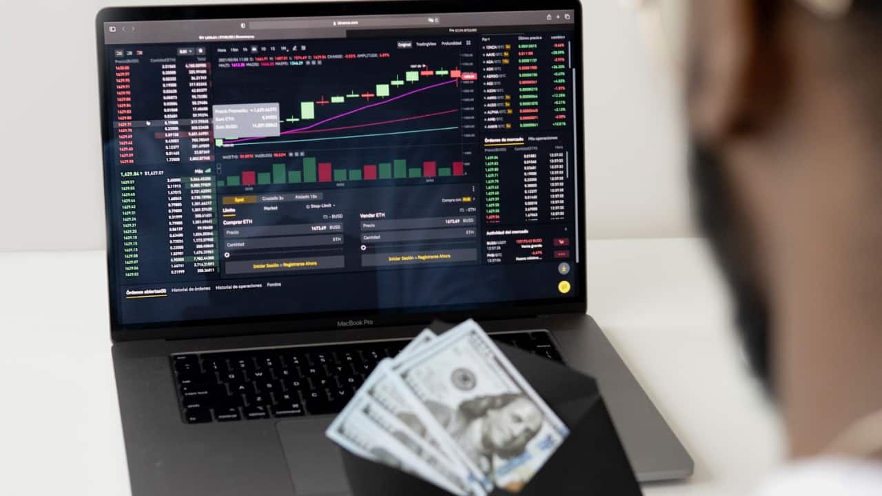 F&O Manual |Nifty tests 19,350, Bank Nifty rebounds after 5-day losing streak F&O Manual |Nifty tests 19,350, Bank Nifty rebounds after 5-day losing streak