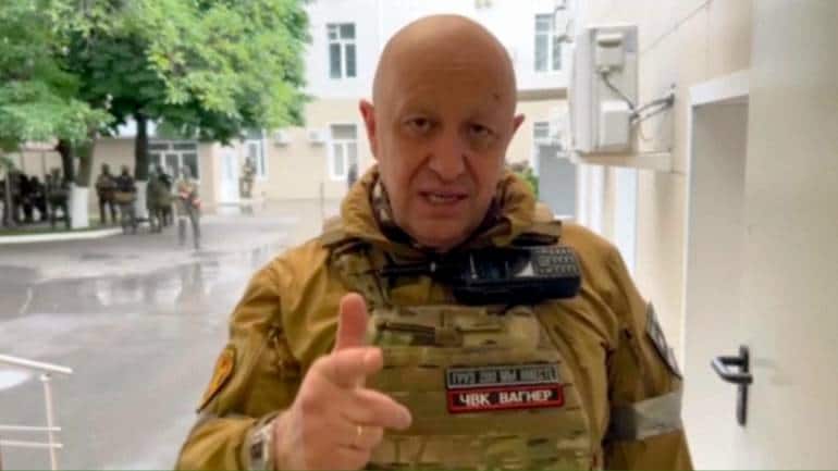Russian agency says mercenary leader Yevgeny Prigozhin was aboard plane that crashed, leaving no survivors - Vimarsana News