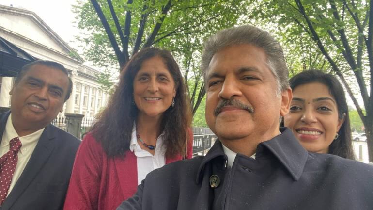 When Mukesh Ambani and Anand Mahindra had to hail an Uber ride - Vimarsana News