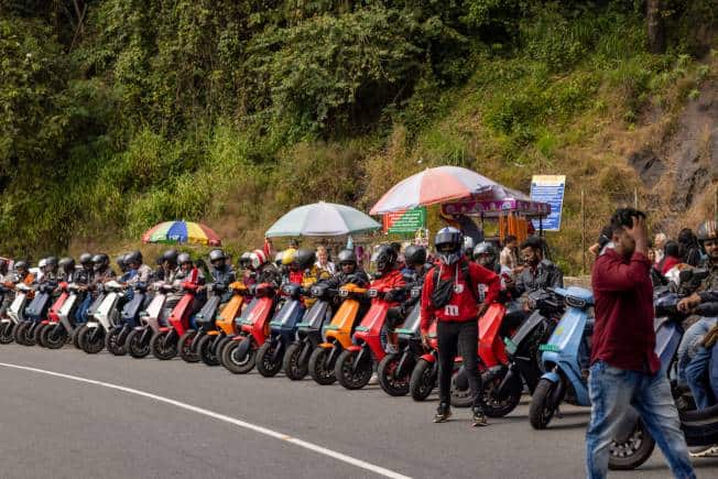 E2W sales tank 60% to 42,124 units in June as prices surge - Vimarsana News
