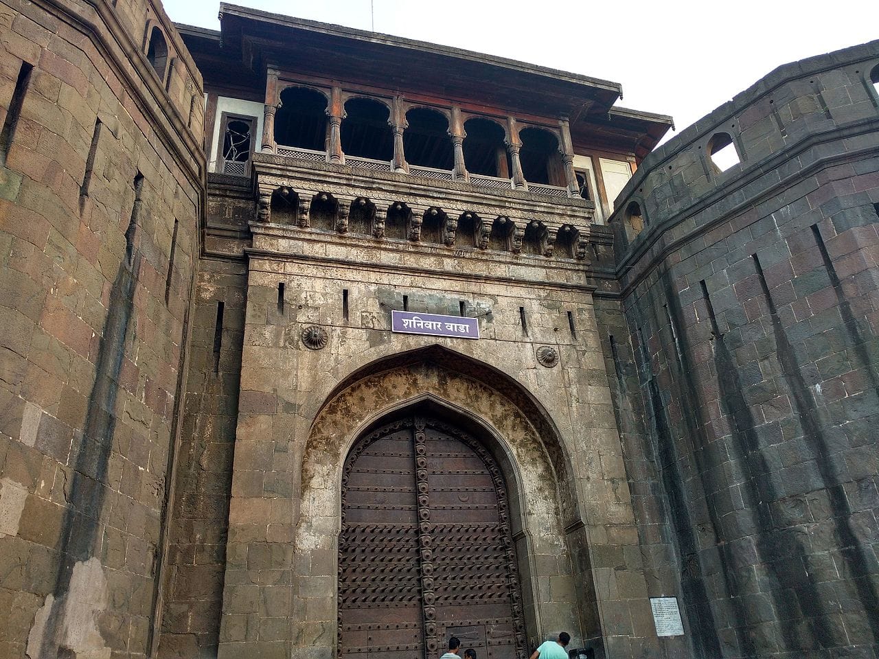 Much of the Shaniwar Wada fort in Pune was destroyed by an unexplained fire in 1828. (Photo by Rahul Soni 23 via Wikimedia Commons 4.0)