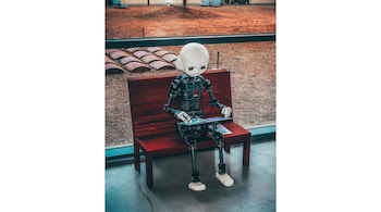 AI is rapidly expanding in the education sector. (Photo: Andrea De Santis via Unsplash)